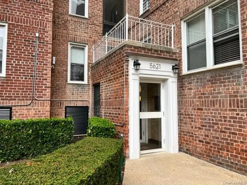 5621 Netherland Avenue Bronx NY 10471