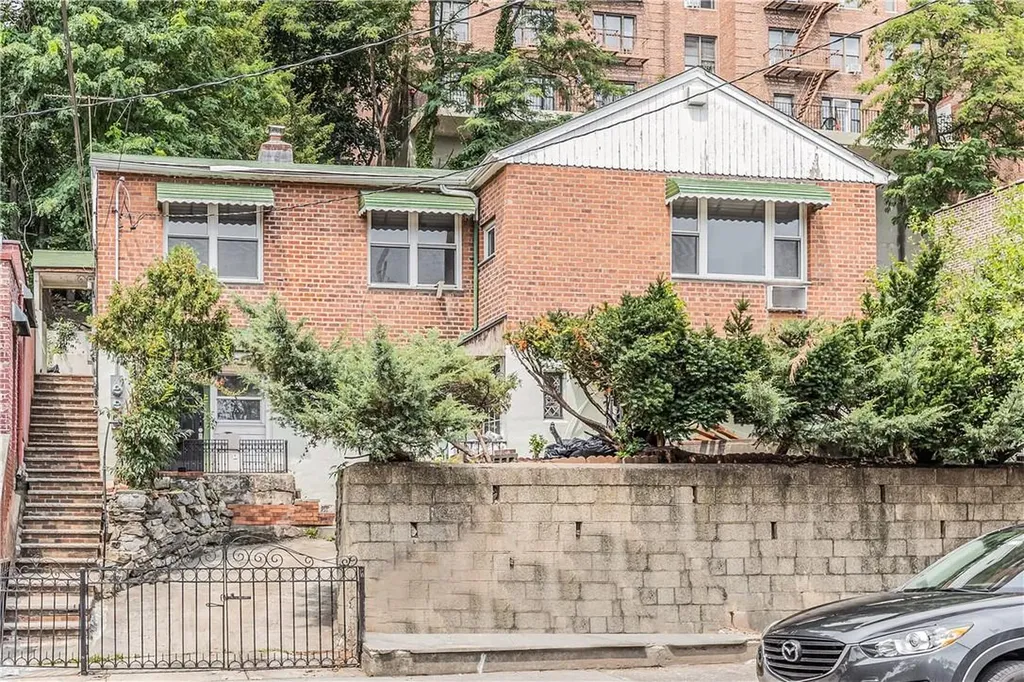 3655 Irwin Avenue Bronx NY 10463