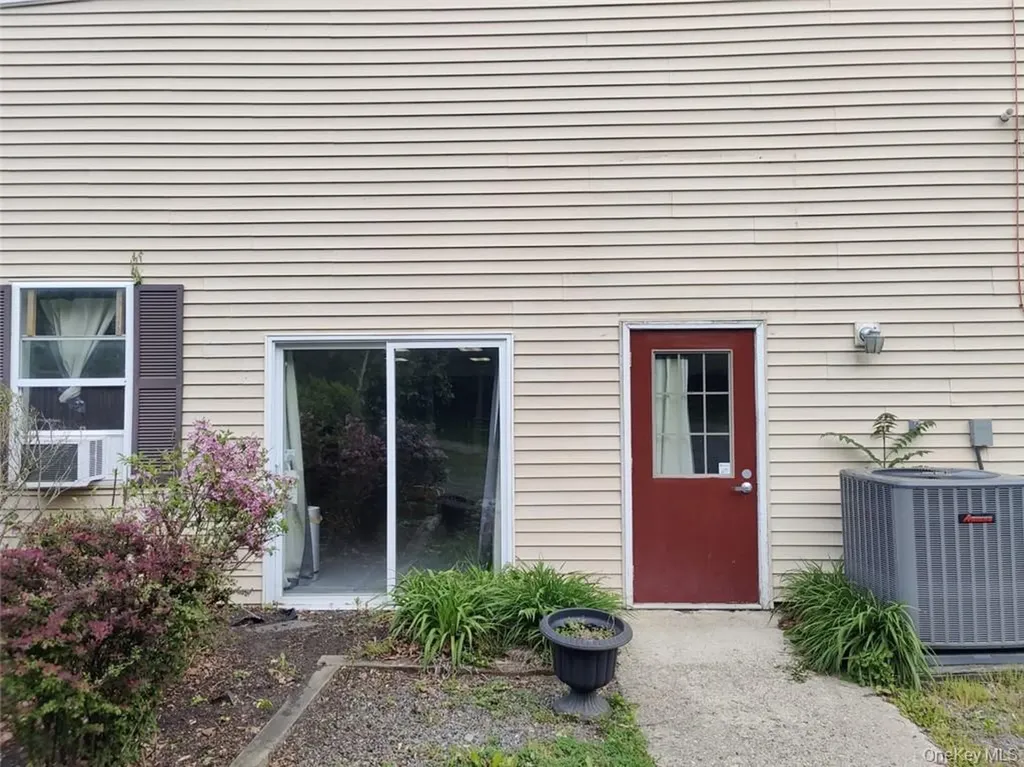 7578 N Broadway Red Hook NY 12571
