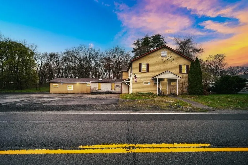 1725 Route 284 Slate Hill NY 10973