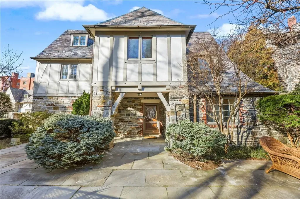 11 Merestone Terrace Bronxville NY 10708