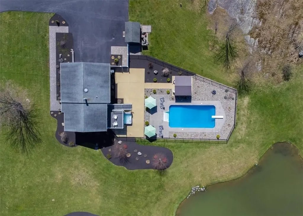 324 Quaker Street Wallkill NY 12589