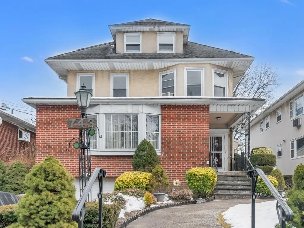 743 Gramatan Avenue Mount Vernon NY 10552