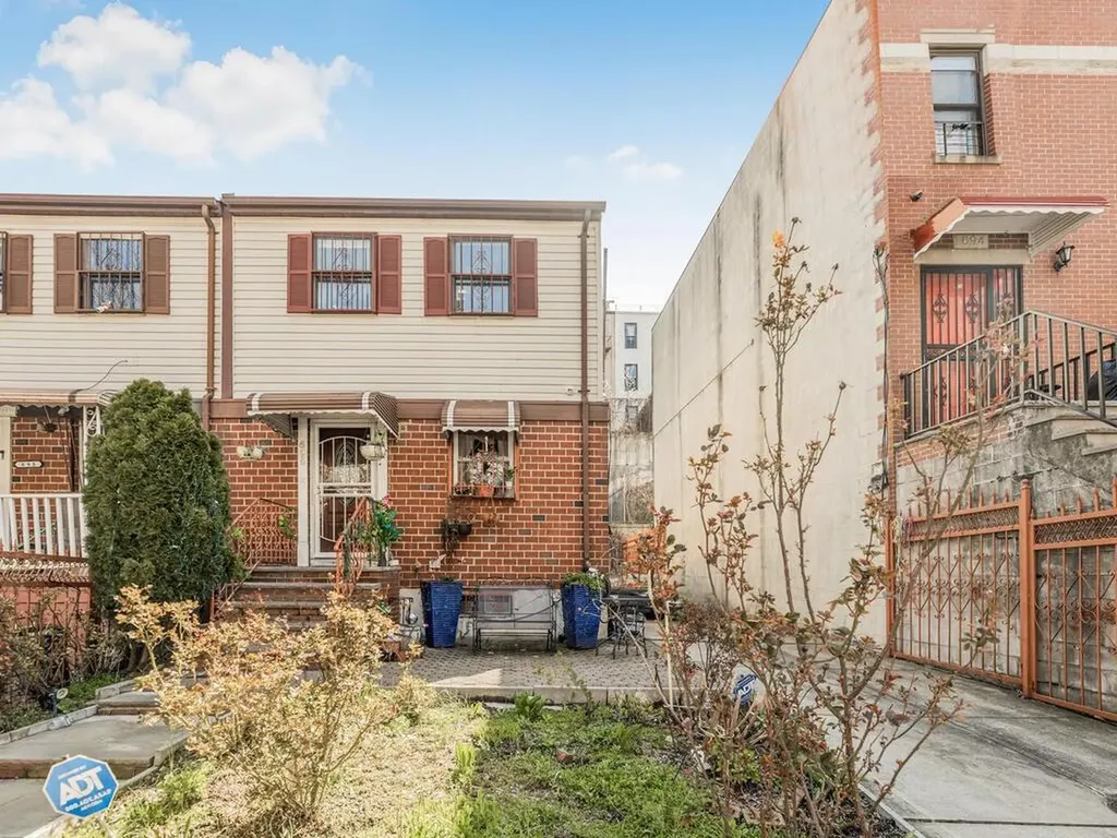 696 Saint Anns Avenue Bronx NY 10455