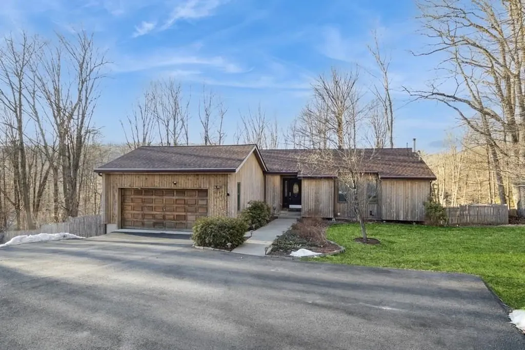 25 Longridge Trail Putnam Valley NY 10579