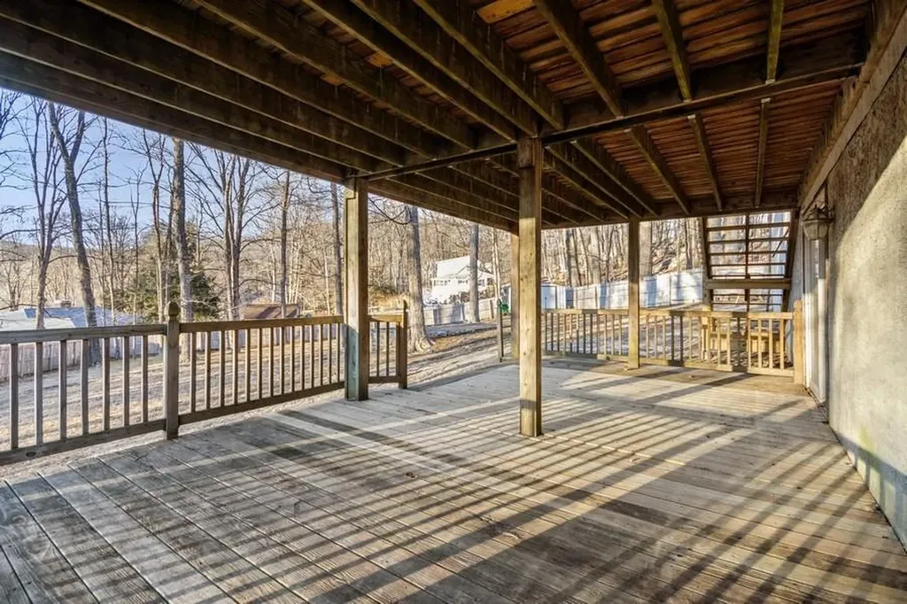 25 Longridge Trail Putnam Valley NY 10579