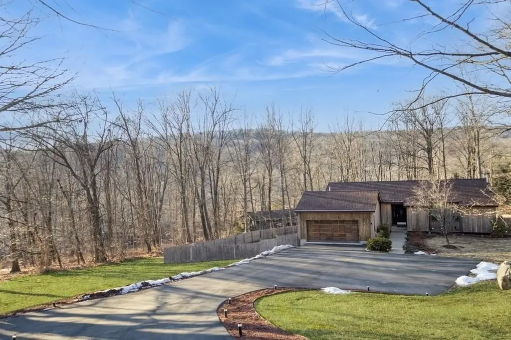 25 Longridge Trail Putnam Valley NY 10579