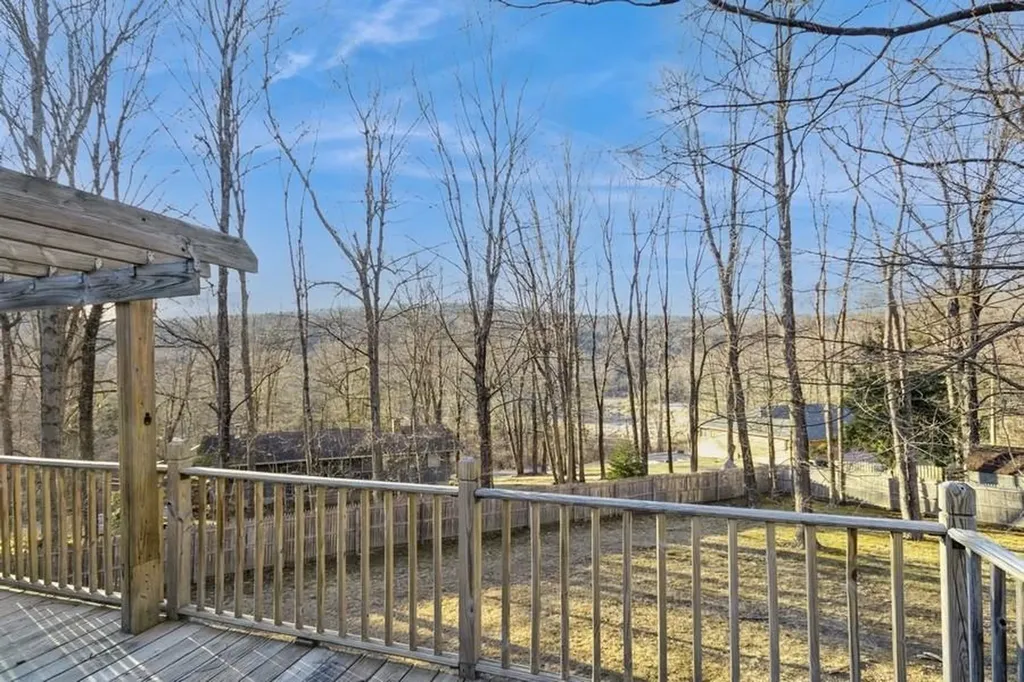 25 Longridge Trail Putnam Valley NY 10579