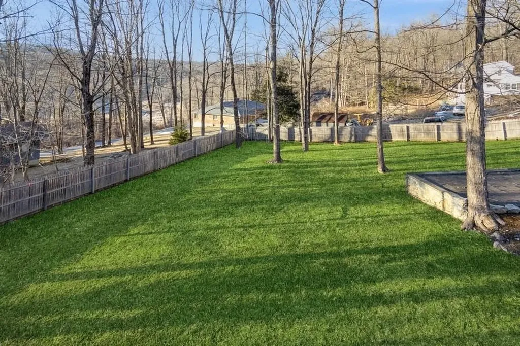 25 Longridge Trail Putnam Valley NY 10579