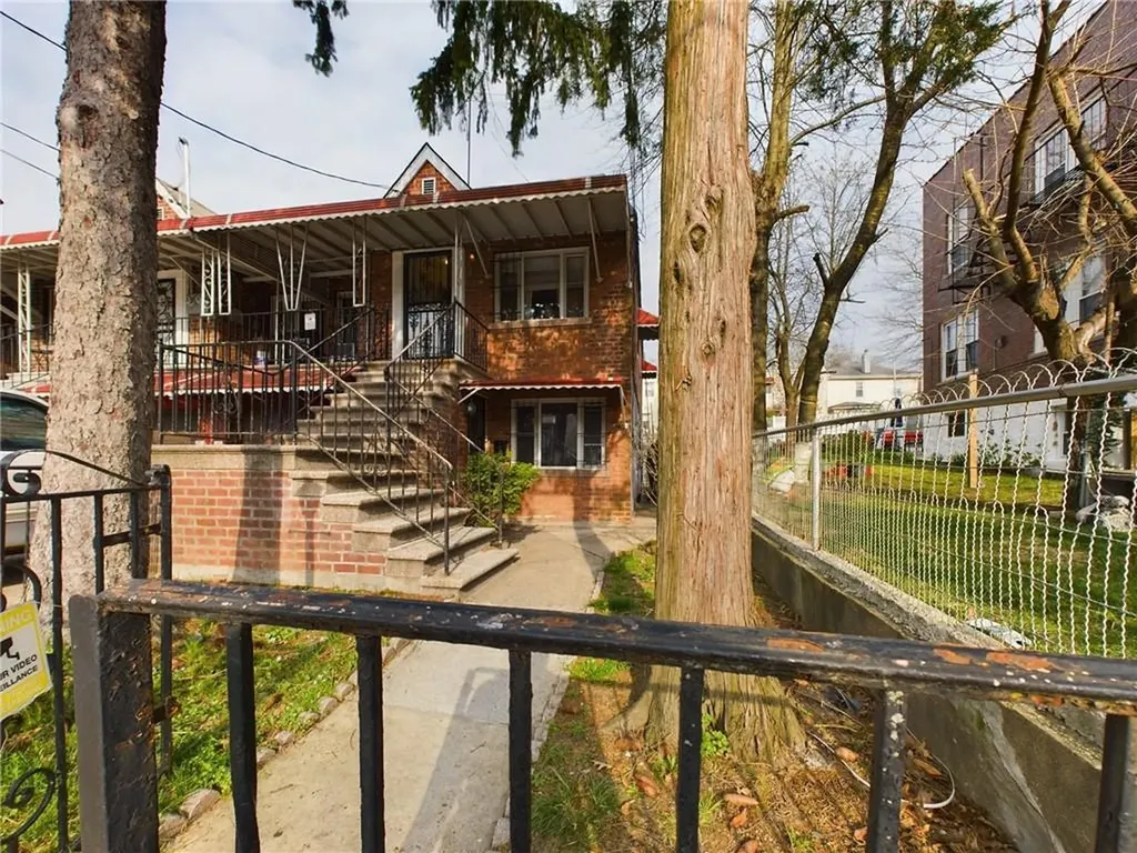 2732 Morgan Avenue Bronx NY 10469