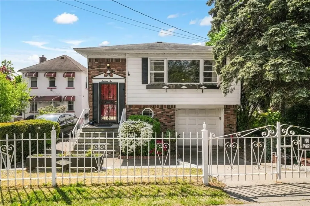 1810 Hammersley Avenue Bronx NY 10469
