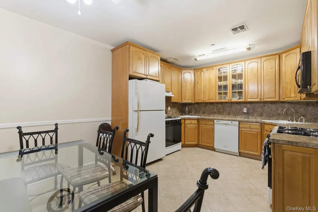 1323 46th Street Brooklyn NY 11219