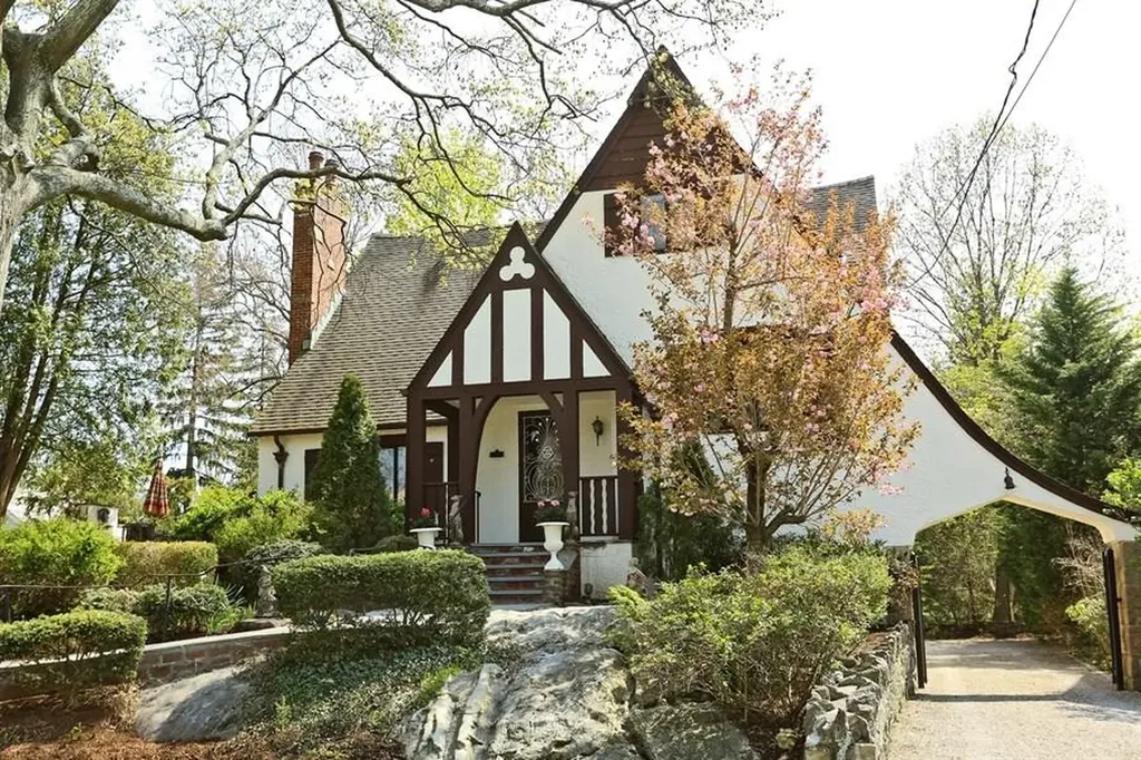 130 Apawamis Avenue Rye NY 10580