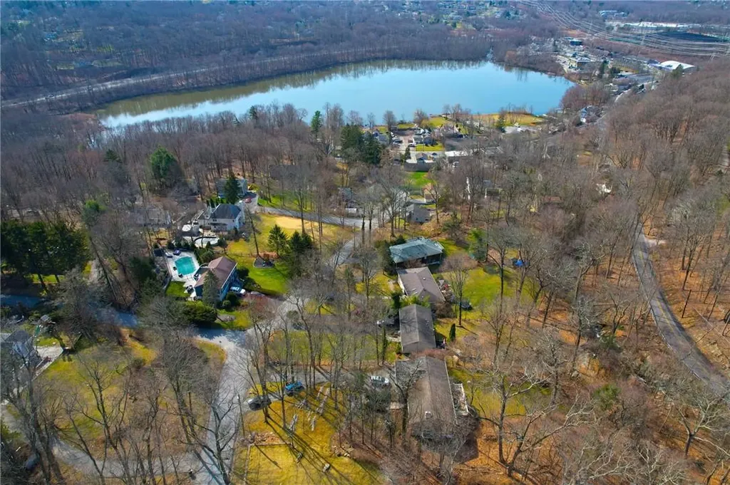 3829 Perry Street Jefferson Valley NY 10535