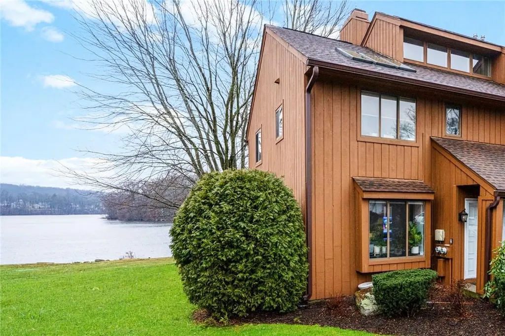 511 Panorama Drive Mohegan Lake NY 10547
