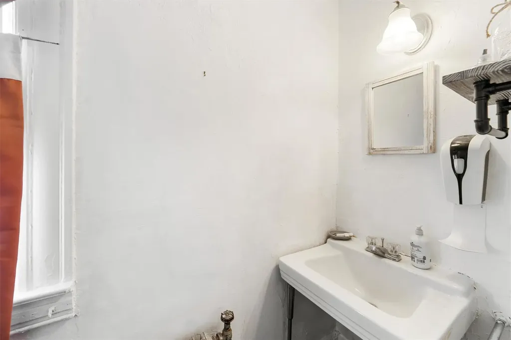 53 Arthur Street Yonkers NY 10701