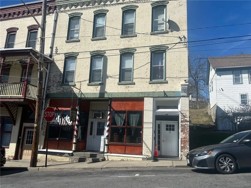 12 Railroad Avenue Chester NY 10918