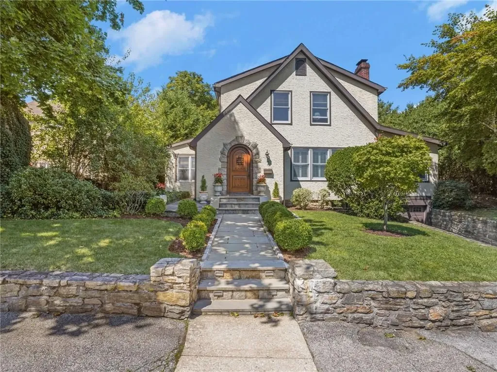 7 Deane Place Larchmont NY 10538