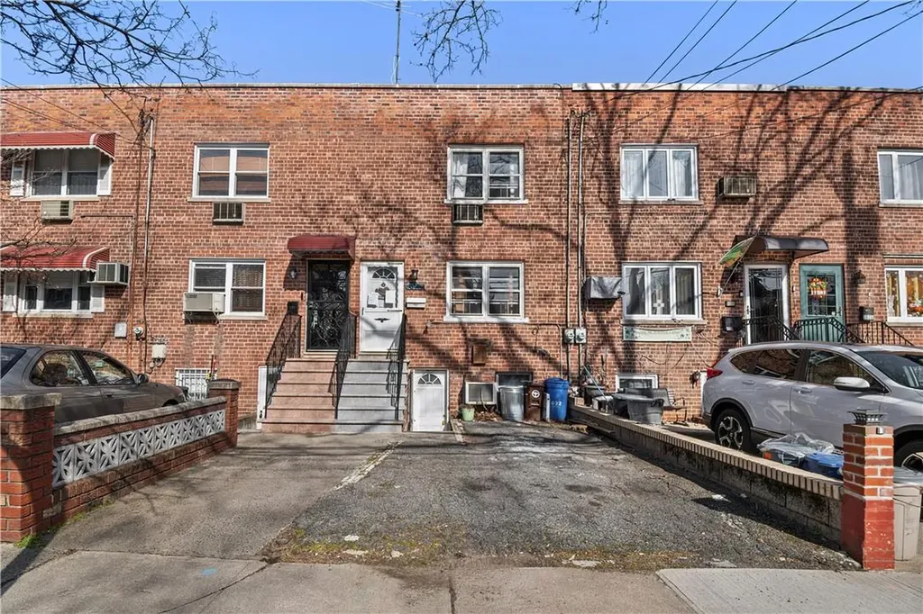 1622 Paulding Avenue Bronx NY 10462