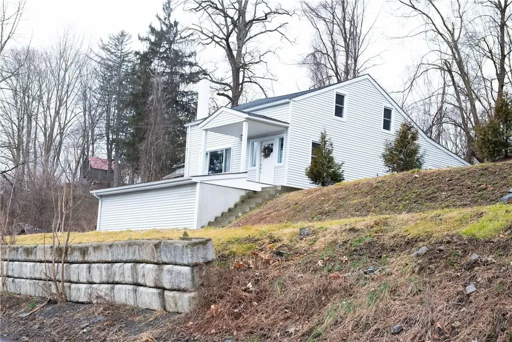 617 South Road Milton NY 12547