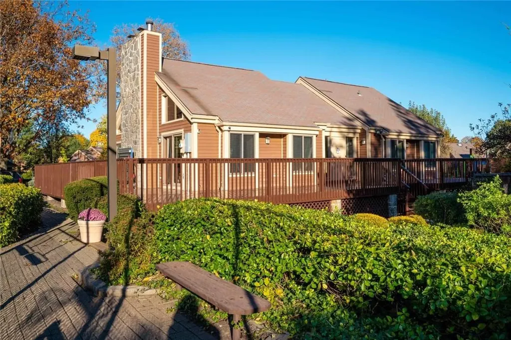 212 Treetop Crescent Rye Brook NY 10573