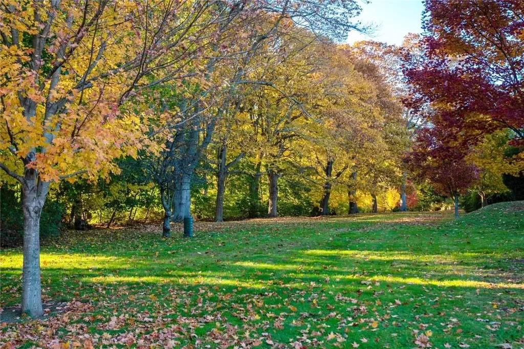 212 Treetop Crescent Rye Brook NY 10573