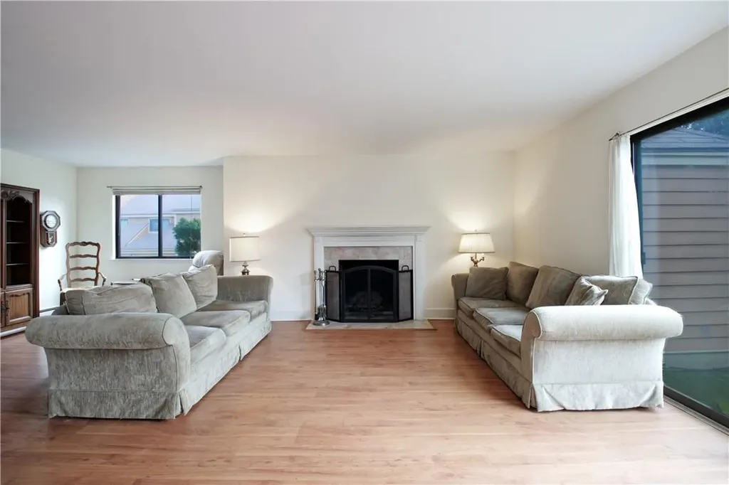212 Treetop Crescent Rye Brook NY 10573