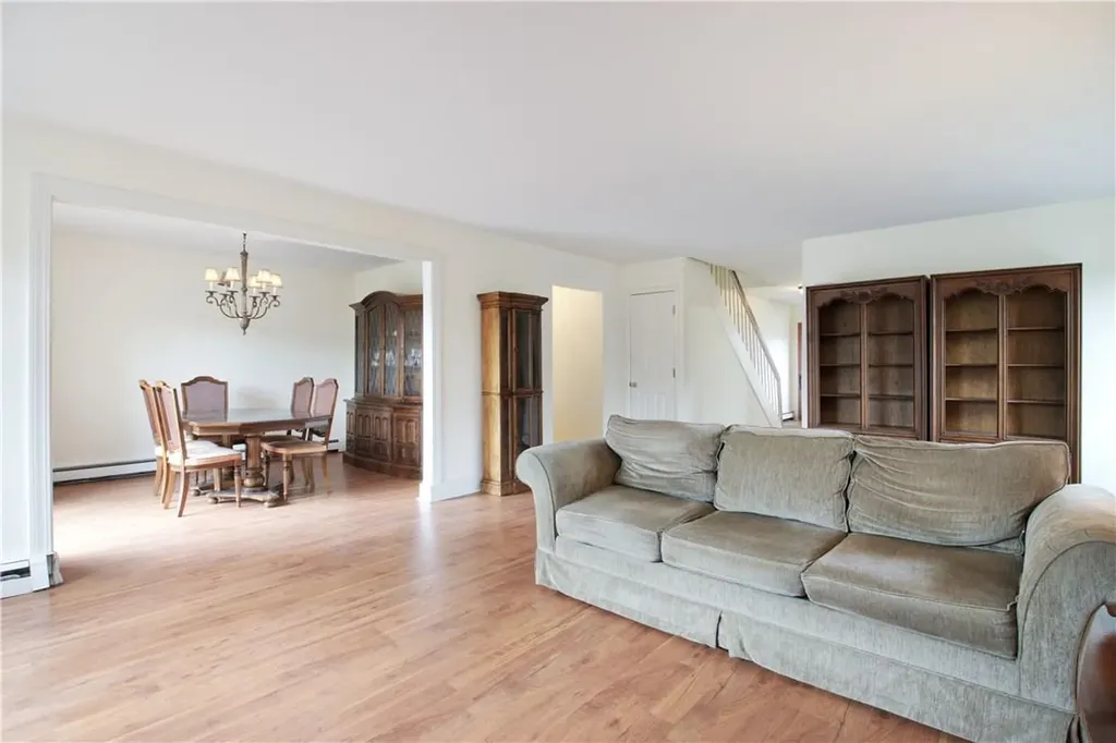 212 Treetop Crescent Rye Brook NY 10573