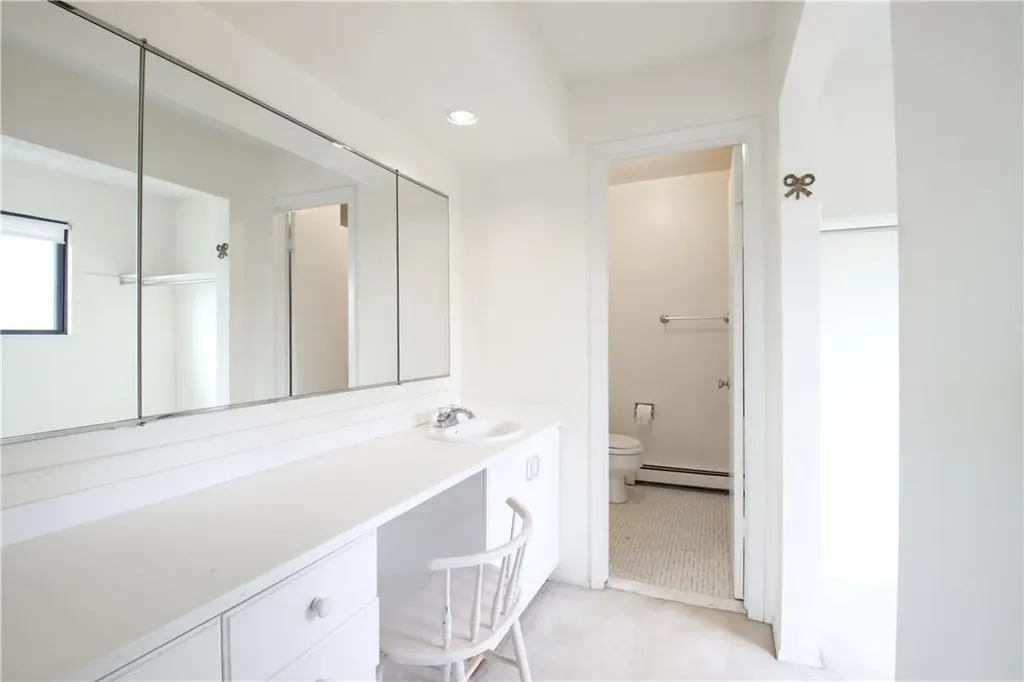 212 Treetop Crescent Rye Brook NY 10573