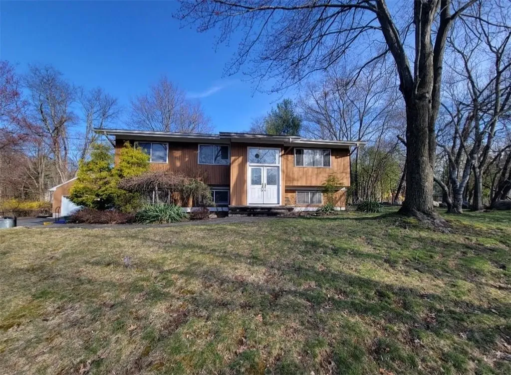 22 Smith Hill Road Airmont NY 10952