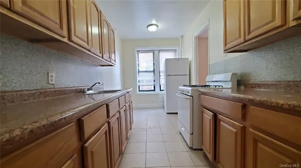 2075 Wallace Avenue Bronx NY 10462