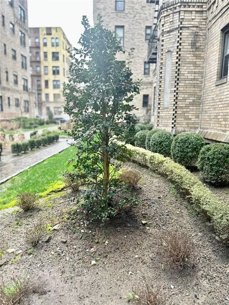 2075 Wallace Avenue Bronx NY 10462