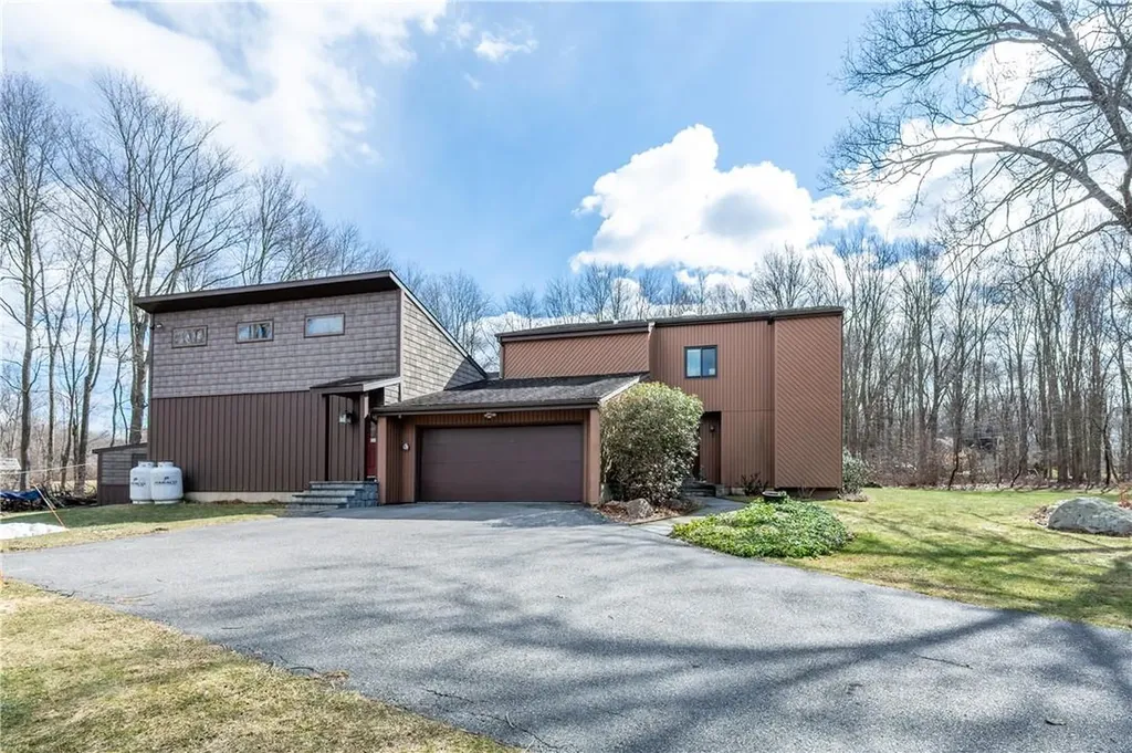 18 Fox Hollow Road Brewster NY 10509