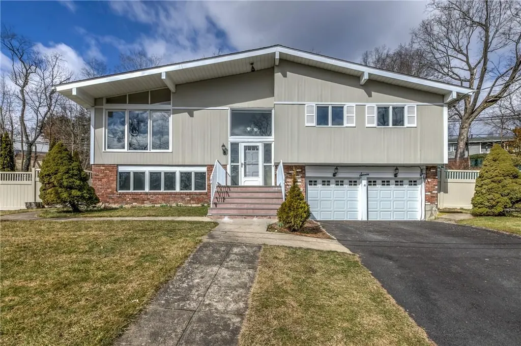 7 Stonewall Circle White Plains NY 10607
