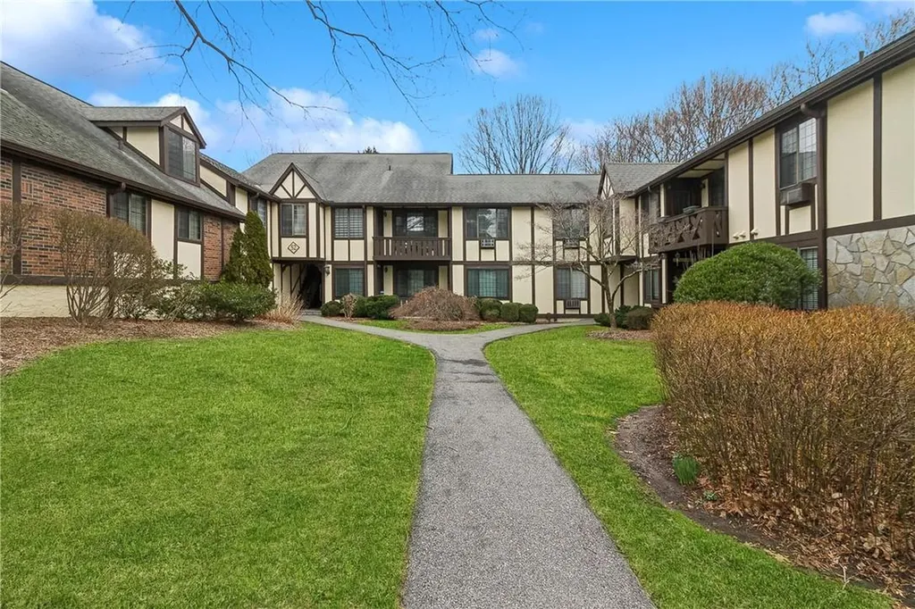 52 Foxwood Drive Pleasantville NY 10570