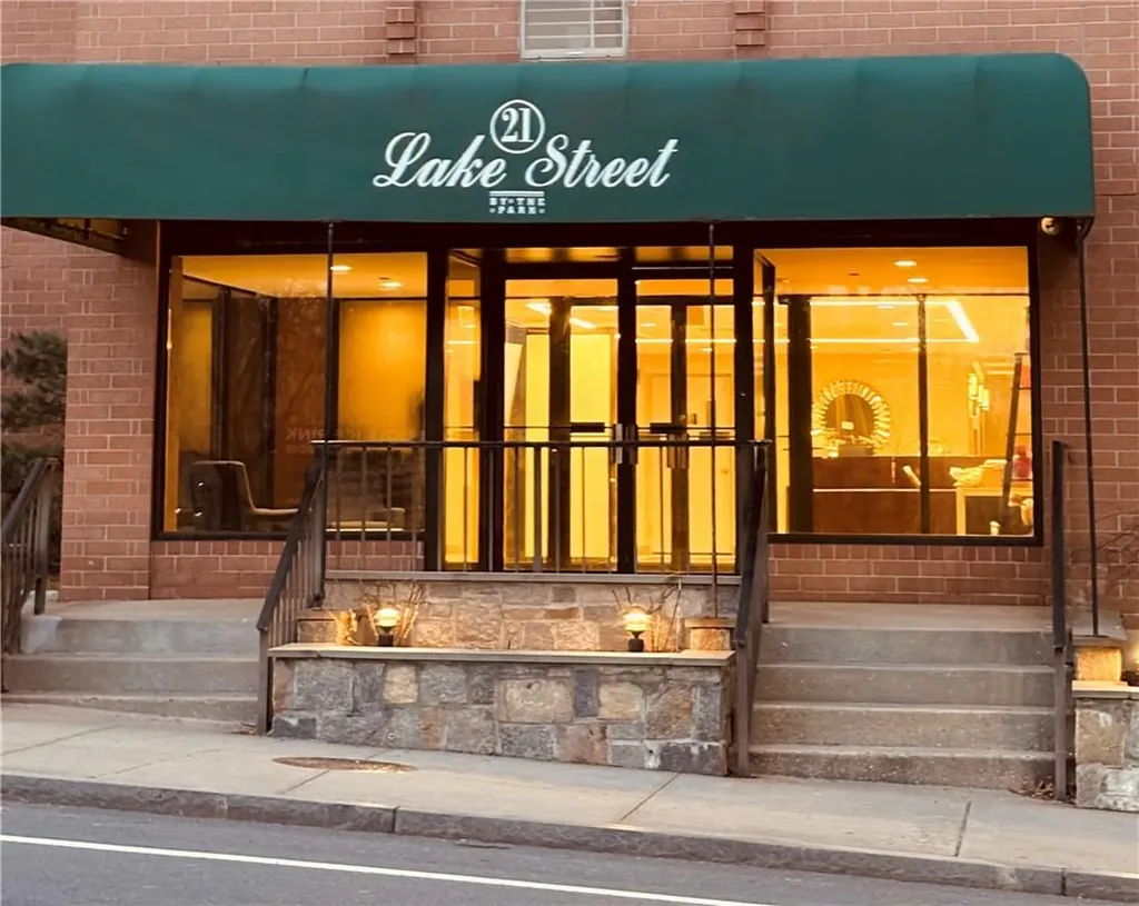 21 Lake Street White Plains NY 10603