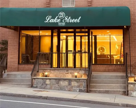 21 Lake Street White Plains NY 10603