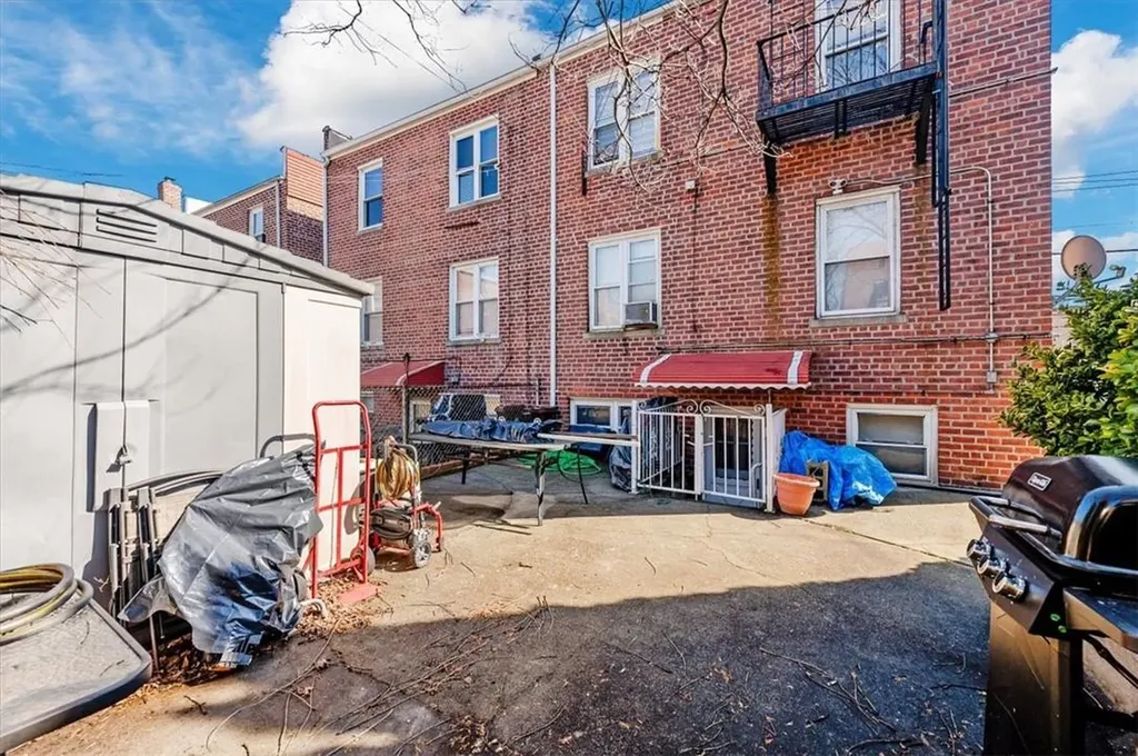 1147 Neill Avenue Bronx NY 10461