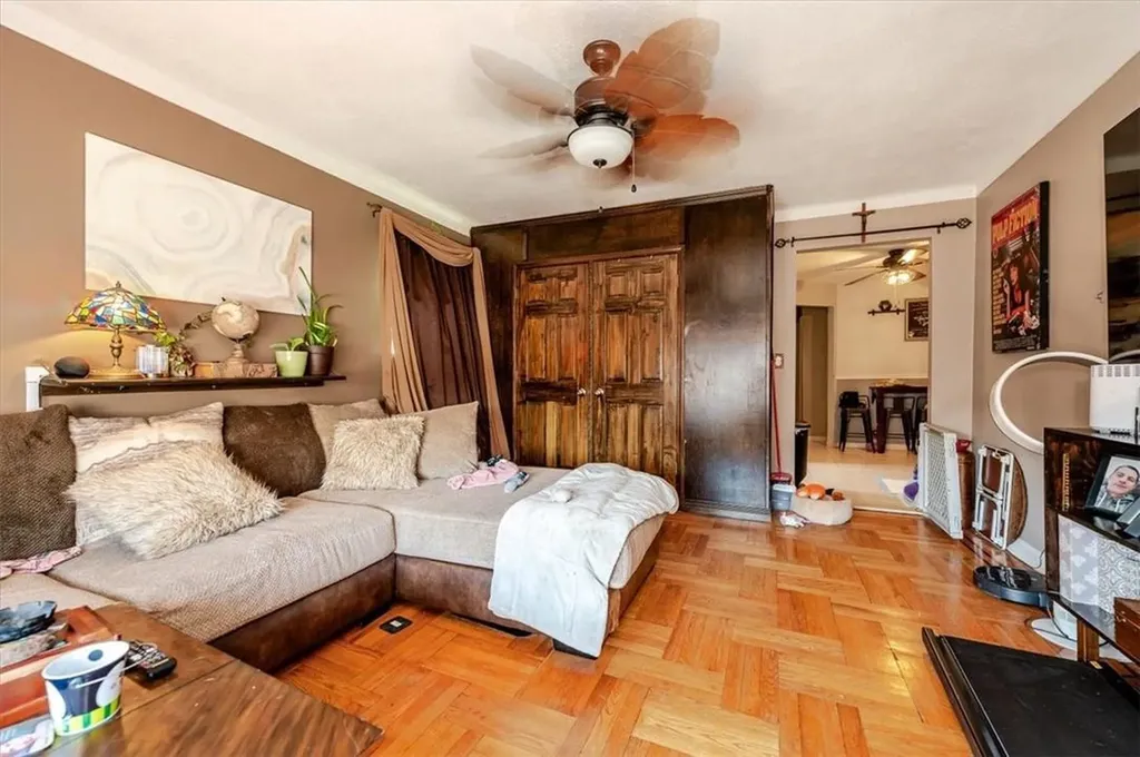 1147 Neill Avenue Bronx NY 10461