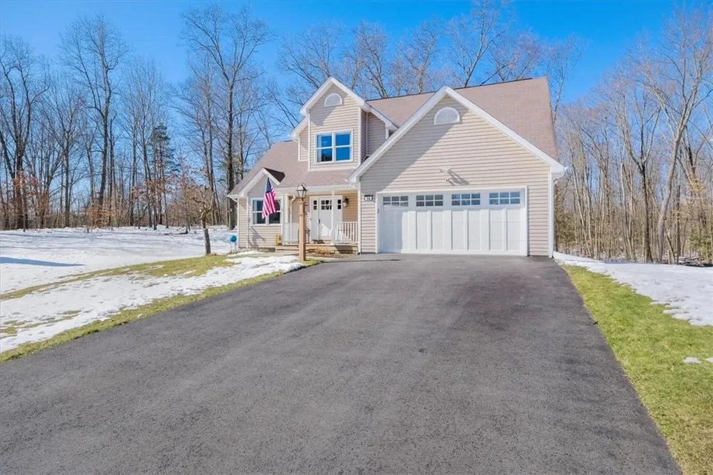 24 Sycamore Way Poughkeepsie NY 12603
