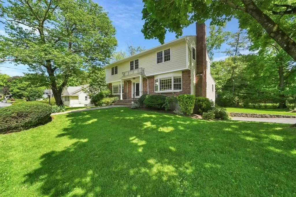 25 Devonshire Road New Rochelle NY 10804