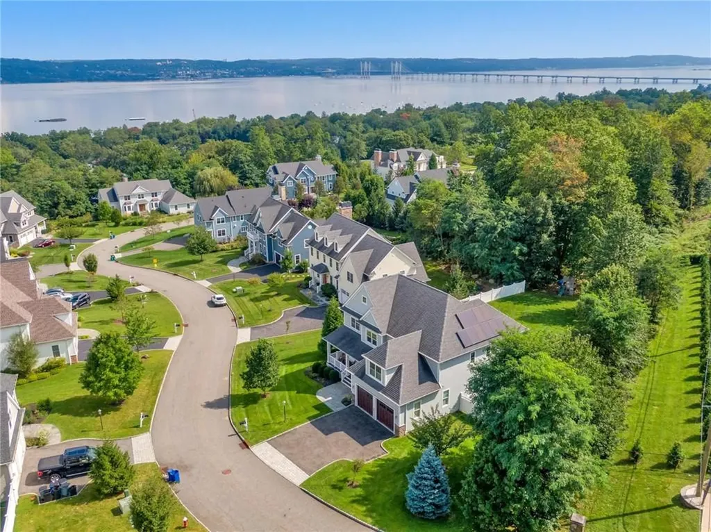 14 Riverton Drive Nyack NY 10960