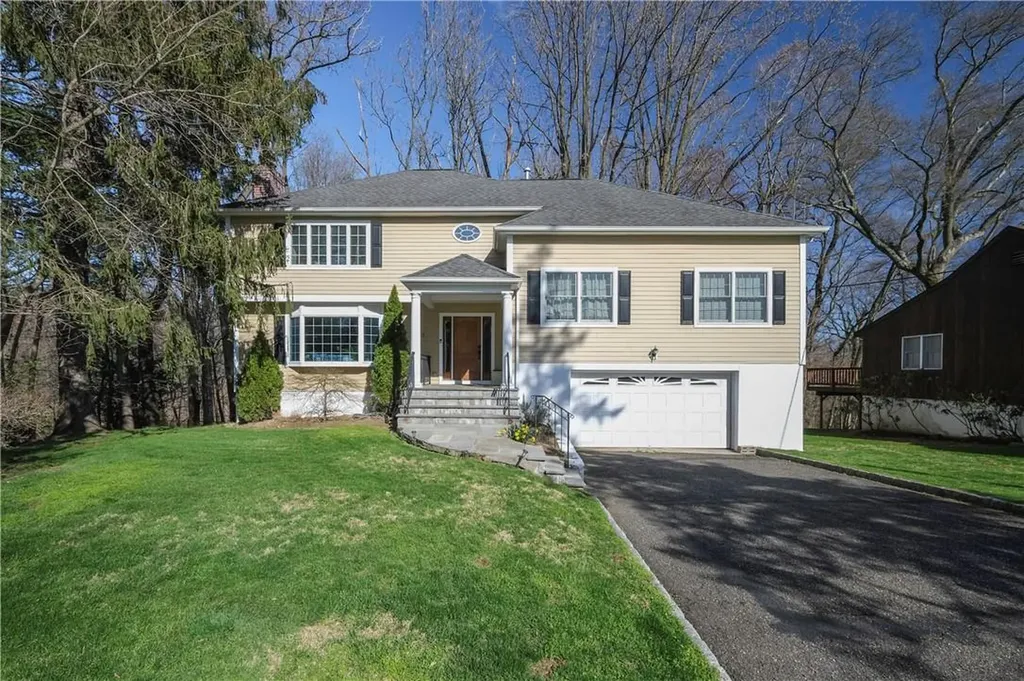 93 Runyon Place Scarsdale NY 10583