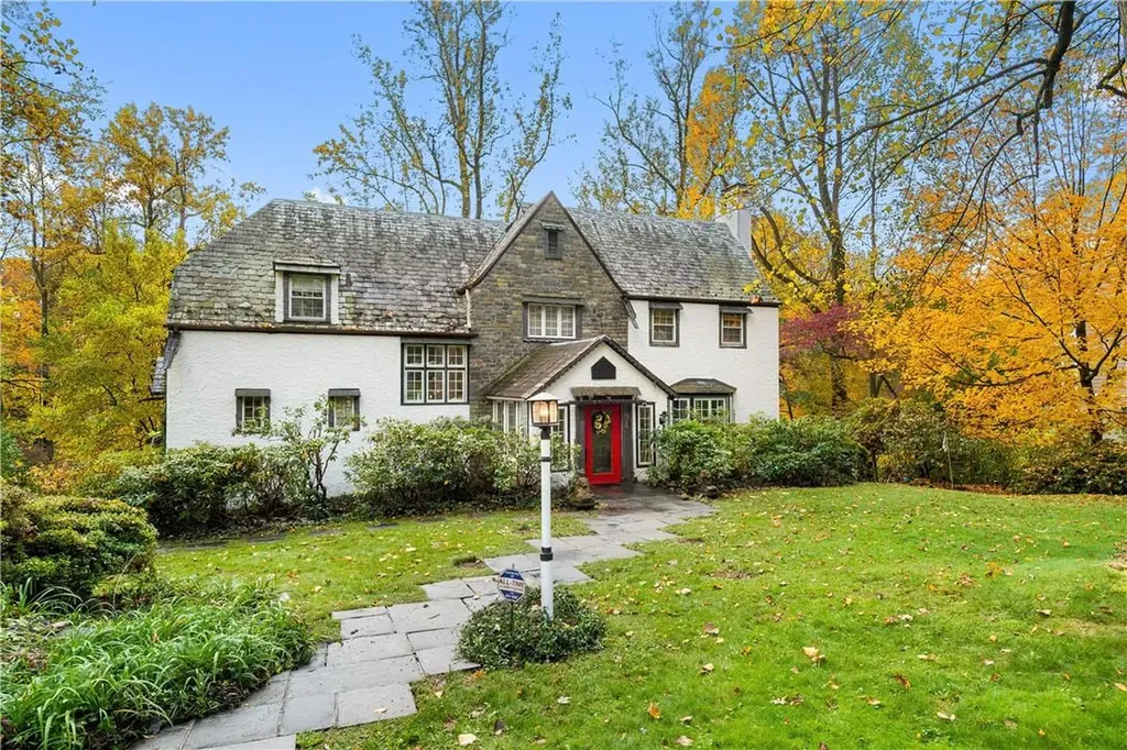 94 Hillair Circle White Plains NY 10605