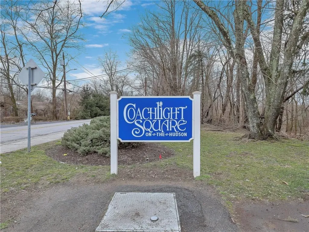 211 Coachlight Square Montrose NY 10548