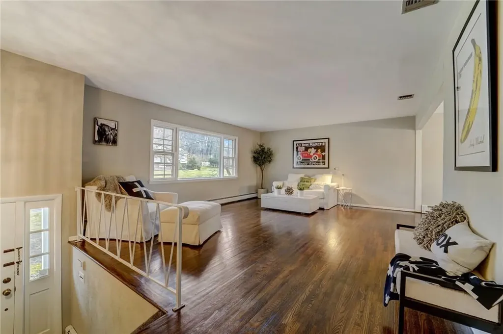 84 Old Pascack Road Pearl River NY 10965