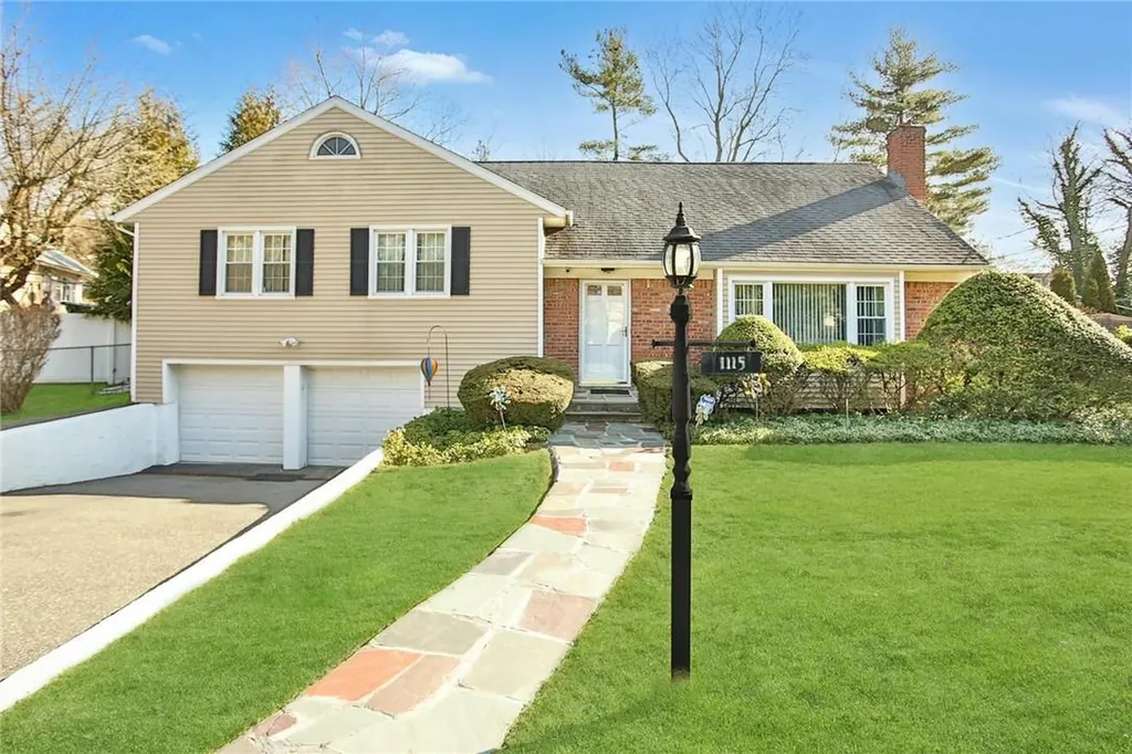 1115 Pinebrook Boulevard New Rochelle NY 10804