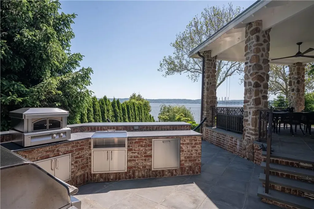 12 Clinton Avenue Nyack NY 10960