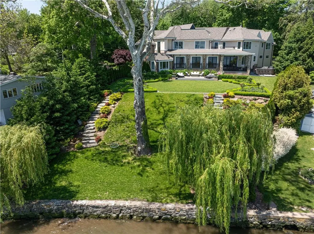 12 Clinton Avenue Nyack NY 10960