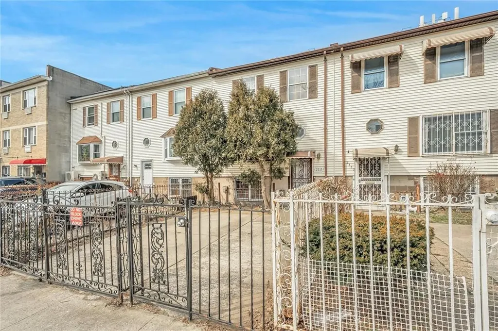 2115 Harrison Avenue Bronx NY 10453